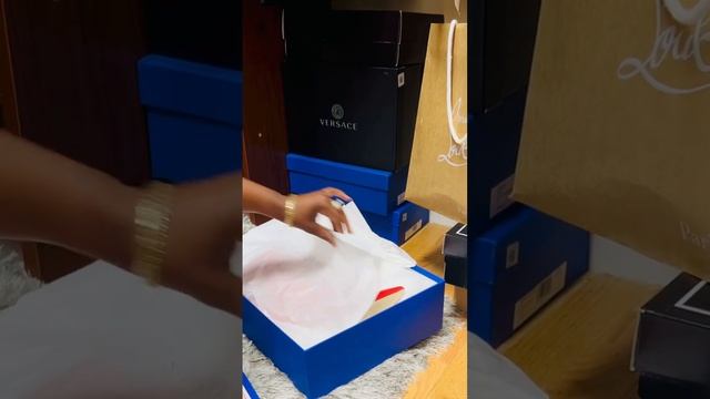 #unboxing #red #stuartweitzman смотреть онлайн