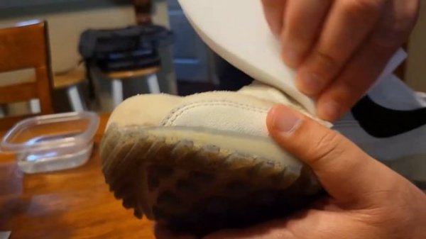 Nike Air Max 90 Terrascape Sail - Cleaning - Reshoevn8r vs Magic Eraser