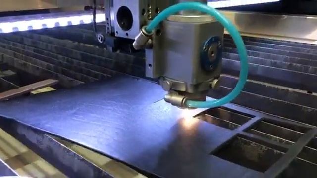 TAULASER 1612M. Резка кожи 5 мм. #taulaser #laser смотреть онлайн
