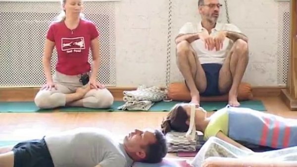 Manouso Manos, 2-8 2013