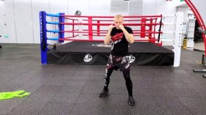 Как бить боковой удар. Бокс для начинающих #3