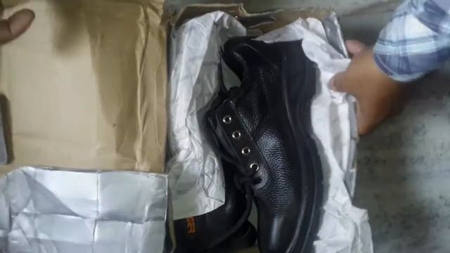 Unboxing of Tiger Lorex Steel Toe PU Sole Black Safety Shoes, Size: 10 смотреть онлайн