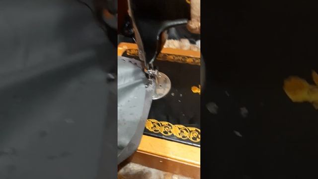 Из костюма ,,забродники ,,в сапоги ,,болотники ,, смотреть онлайн
