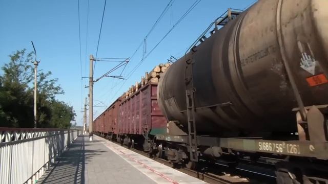 ВЛ80К-583 с грузовым поездом