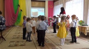 Игра "Катись, катись яичко!", младшая группа №3