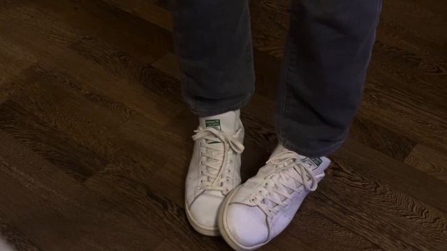 Shoeplay With My Stan Smiths 👟