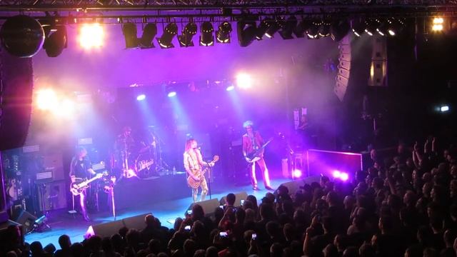 The Darkness - Last Christmas WHAM medley {Live} @ Rock City Nottingham 02 12 2017 смотреть онлайн