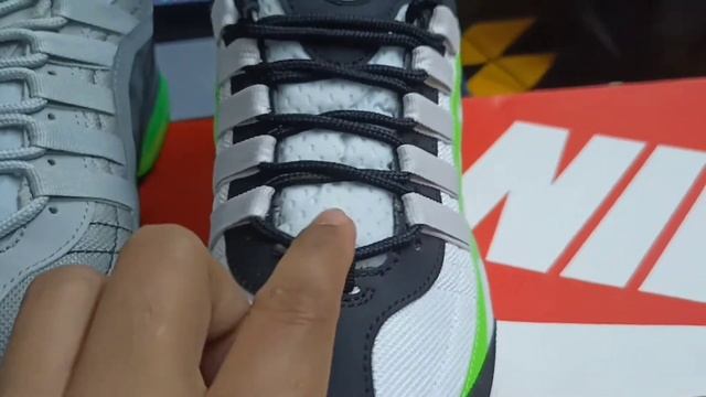 Nike Airmax VG-R - GREY VS. WHITE Colorways смотреть онлайн
