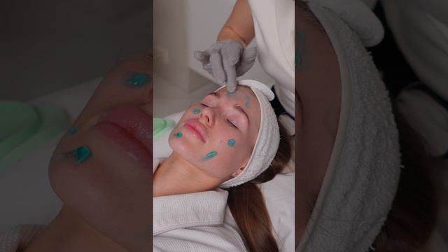 Уходовая процедура Isclinic смотреть онлайн