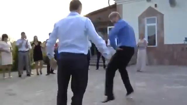 Парень не растерялся - выкуп за туфлю невесты смотреть онлайн