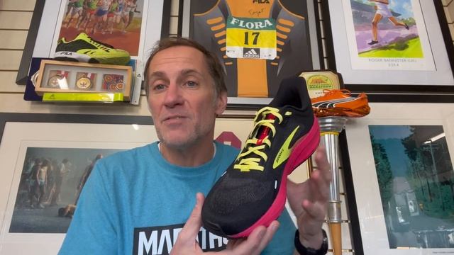 Brooks Launch 9 / Brooks Launch 9 GTS Dual Shoe Review смотреть онлайн