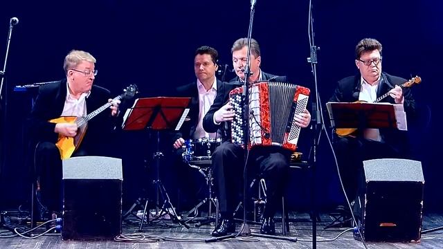 Праздничный концерт. Ансамбль «Сюрприз». «Валенки» смотреть онлайн