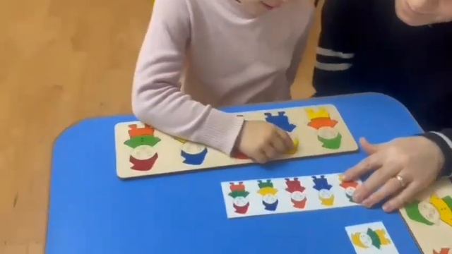 Тема: « Разноцветные гномы»Цель:развивать память, мышление .Педагог психолог Курбанова К.Р. смотреть онлайн