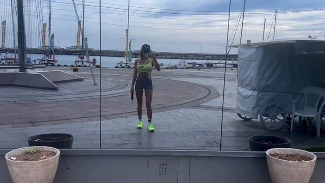 Пасмурное утро. Счастливые люди. Хорошее настроение