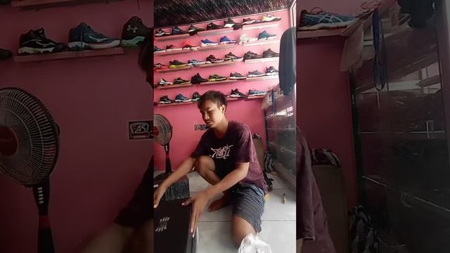 unboxing Nike kyrie flytrap 4 ep warna mantep смотреть онлайн