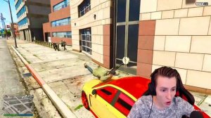 ОН ВРЕЗАЛСЯ В ЗАПРАВКУ! ПАССИВНЫЙ ТРОЛЛИНГ В ГТА 5 ОНЛАЙН! ПРАНК С ПРОЗРАЧНОЙ МАШИНОЙ!