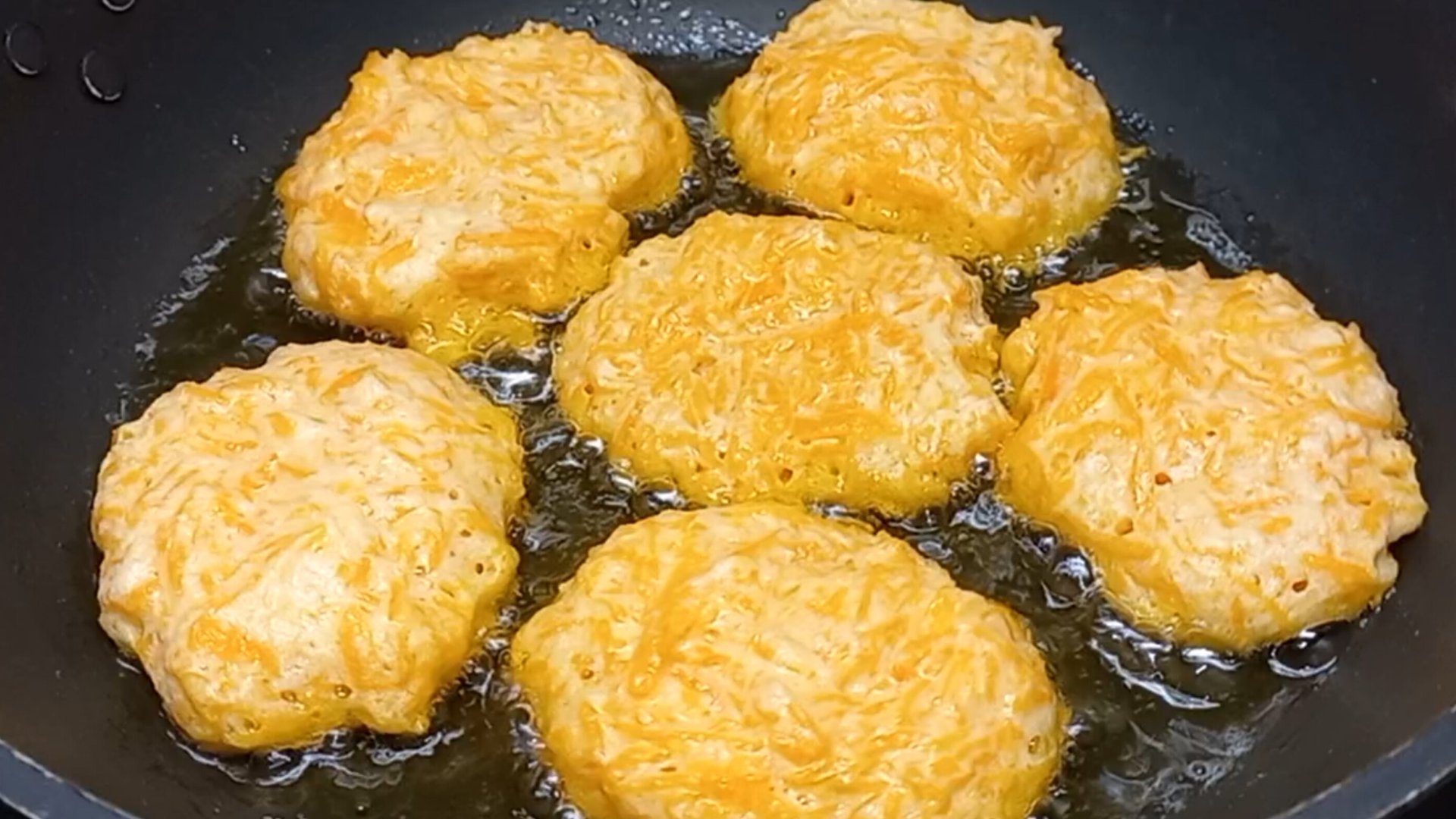 ВКУСНЯТИНА из ОБЫЧНОЙ ТЫКВЫ ПРОСТО ОБЪЕДЕНИЕ! Такие Пышные Оладьи Готовлю каждую осень и зиму! смотреть онлайн