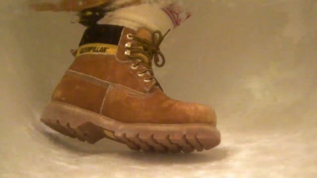 Caterpillar Colorado Honey смотреть онлайн