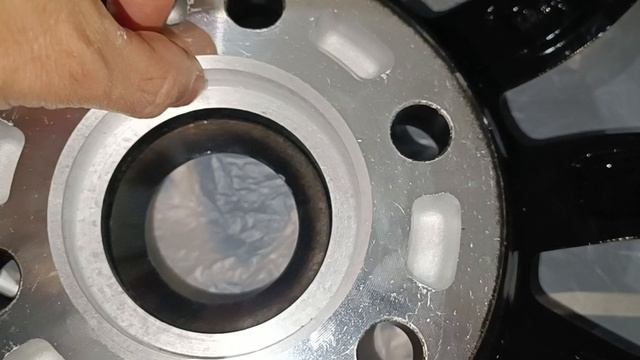 Установка не оригинальных дисков K&K на Hyundai Staria.