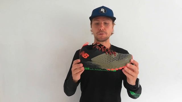 Anmeldelse - New Balance Hero V4 смотреть онлайн