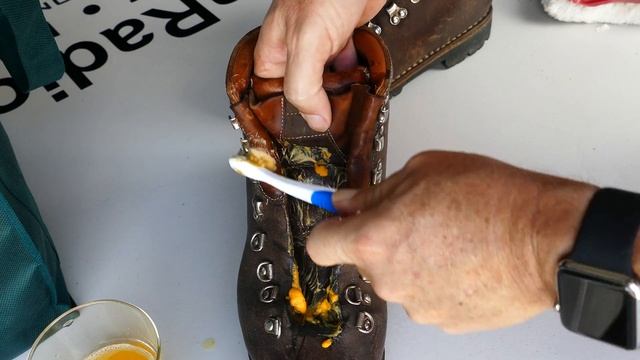 Limmer Custom Boots Cleaned Up in 4k UHD смотреть онлайн