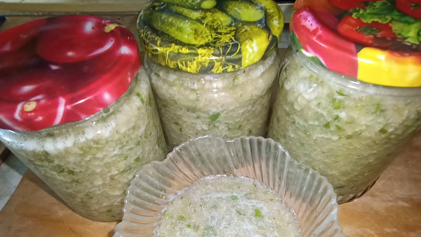 Фейхоа с сахаром вместо компота . Заварила, добавила мяту, розу и мед смотреть онлайн