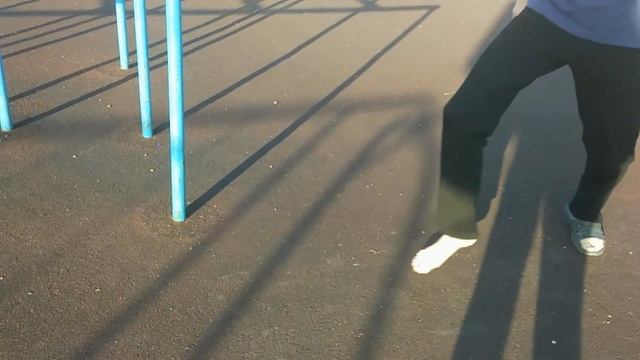 Выпад. Часть 4. Шлёпанцы. *Lounge. Flip flops* смотреть онлайн