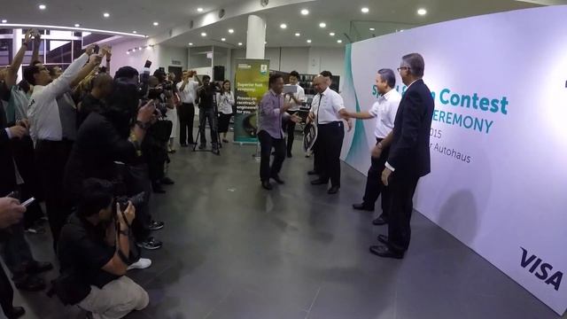 Nico Rosberg Surprises One Lucky Winner