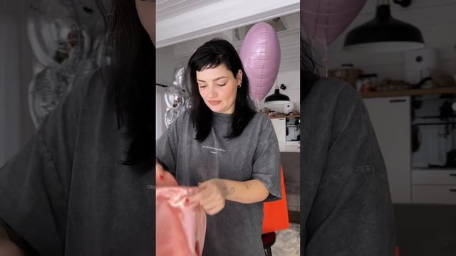 Распаковка подарка из ЦУМа #распаковка #ЦУМ #анастасияворонцова #ретушь смотреть онлайн