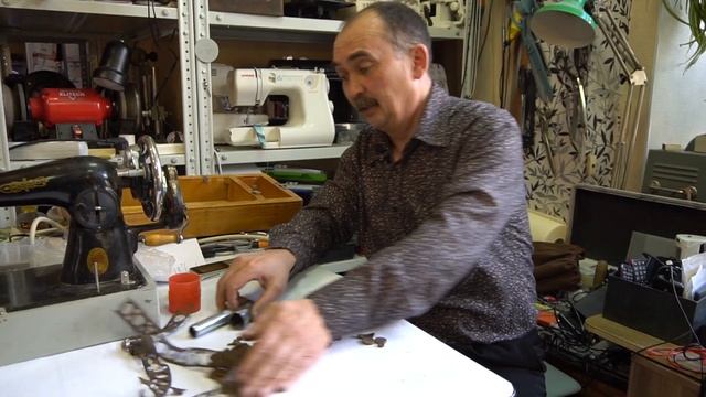 Будни мастера по ремонту швейных машин смотреть онлайн