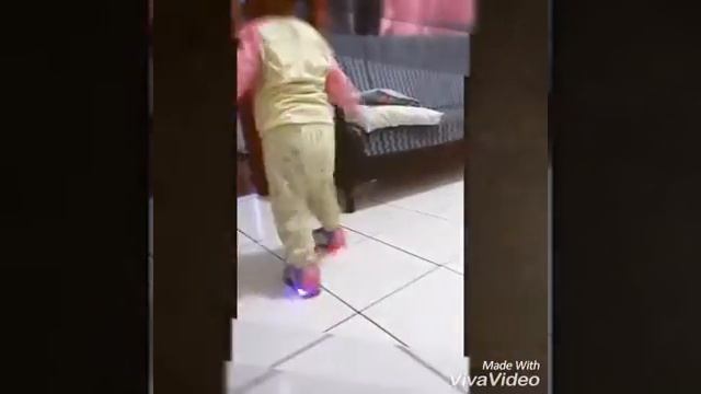 NiLnaa_ Sepatu Baru LED смотреть онлайн