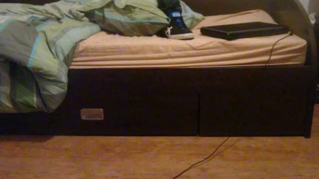 asics aaron sur le lit смотреть онлайн