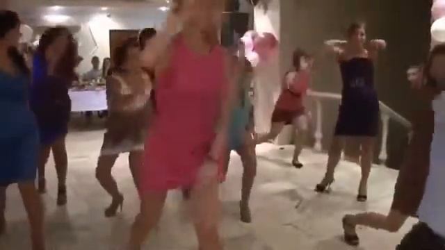 Приколы на свадьбе Танцевальный прикол смотреть онлайн