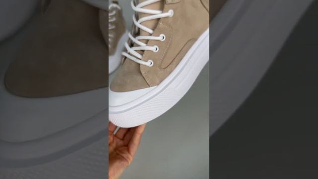 Кеди жіночі смотреть онлайн