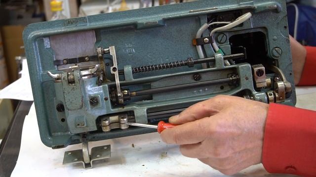Швейная машина Kohler Zick-Zack Automatic класс 51-2. Часть 4. смотреть онлайн