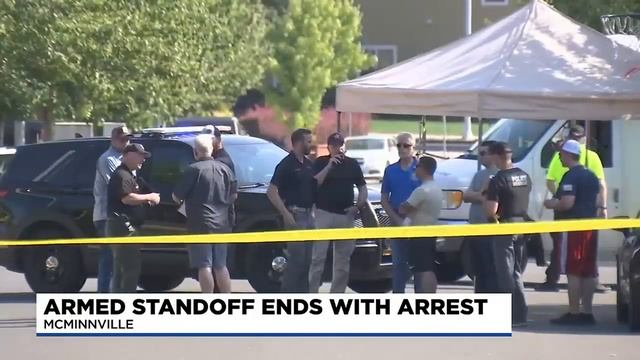 Man taken into custody after standoff, shooting at officers in McMinnville смотреть онлайн