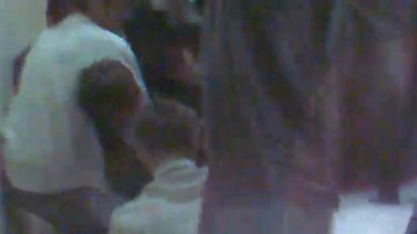 Пацану надевают ЮБКУ