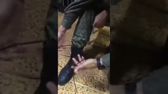 Солдат и шнурки смотреть онлайн