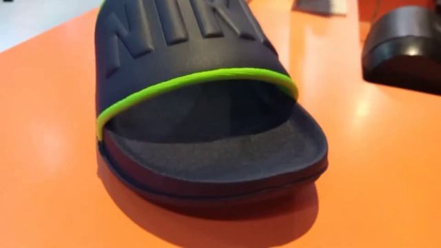 Nike Offcourt Slide смотреть онлайн