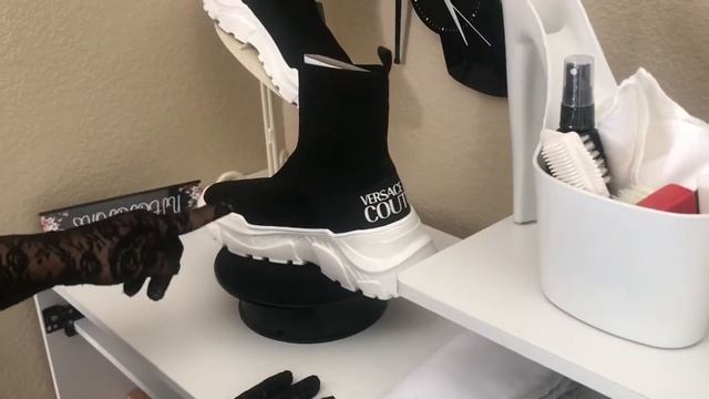 Versace Jean Couture Sock-Style High Top Sneakers Review & On Feet | SHOEPERFLY смотреть онлайн