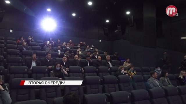 Десятки новых магазинов, ресторан, кинотеатр и огромная парковка смотреть онлайн