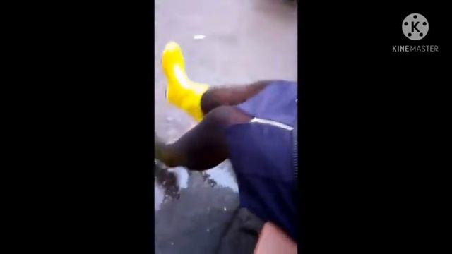 Юля тестит лужи смотреть онлайн