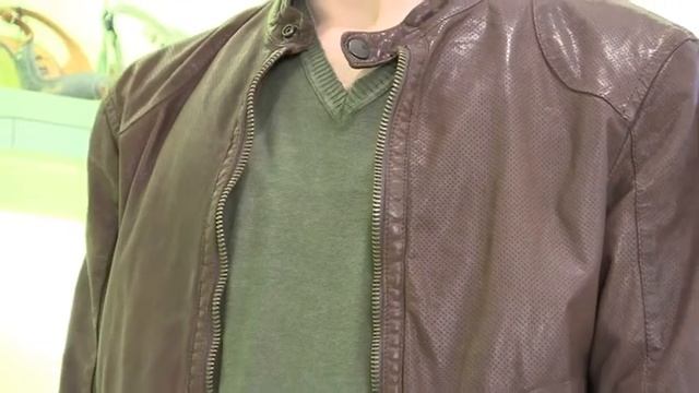 Beltissimo videotip pro muže - Armani Collezioni смотреть онлайн