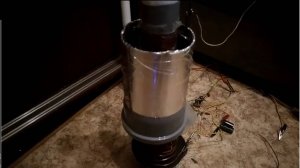 Тесла   Трифилярная Катушка. снимаю энергию через трубу