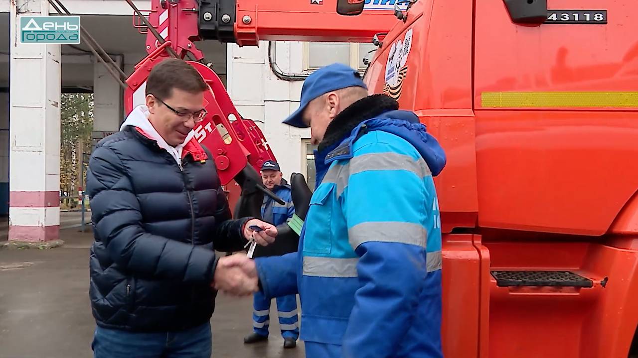 Юрий Шалабаев вручил ключи от новой техники водителям Нижегородского водоканала смотреть онлайн