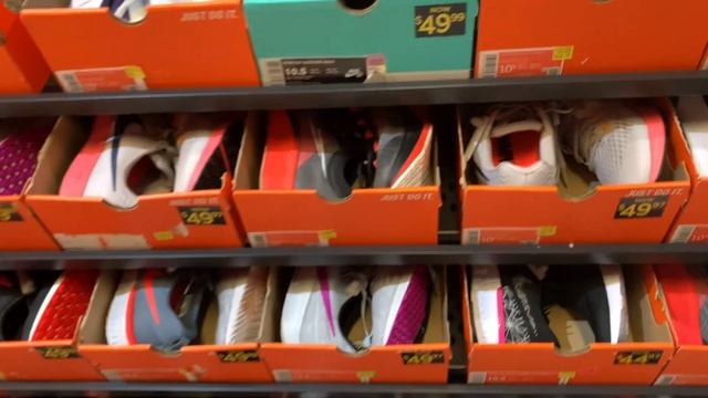 CONCORD 11?! CRAZY STEALS AT NIKE OUTLET!!! Nike Woodbury Outlet Re-Opening! (A FIGHT BROKE OUT!) смотреть онлайн