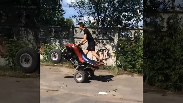 Стант Квадроцикл Suzuki LT-R450 смотреть онлайн