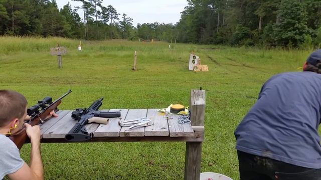 Shooting it up at the range AK 47 смотреть онлайн