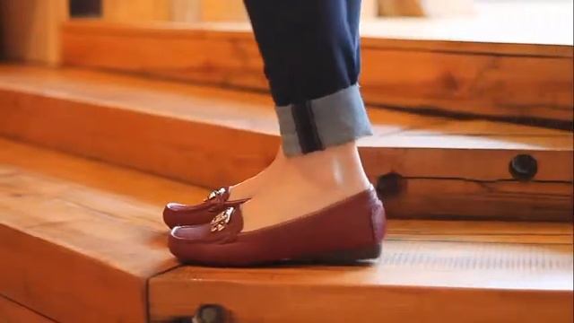 Michael Kors - Charm Moc in Claret смотреть онлайн