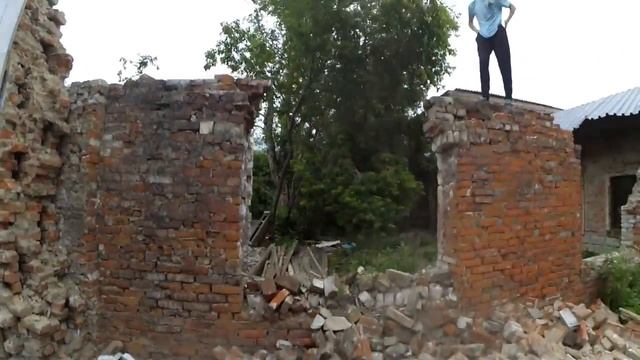Помогаем СНОСИТЬ ЗАБРОШКУ!!! смотреть онлайн